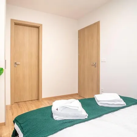 Daire Patronka - Stylish With A Spacious Terrace *