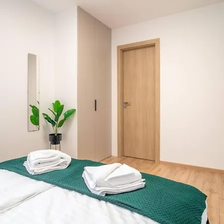 Patronka - Stylish With A Spacious Terrace