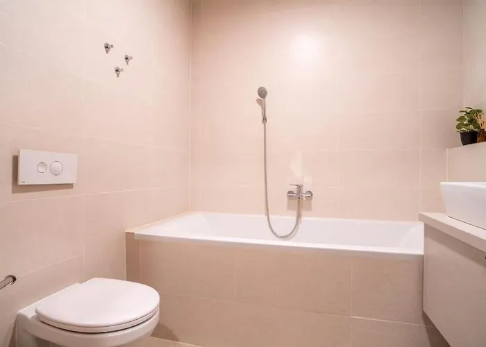 Patronka - Stylish With A Spacious Terrace *