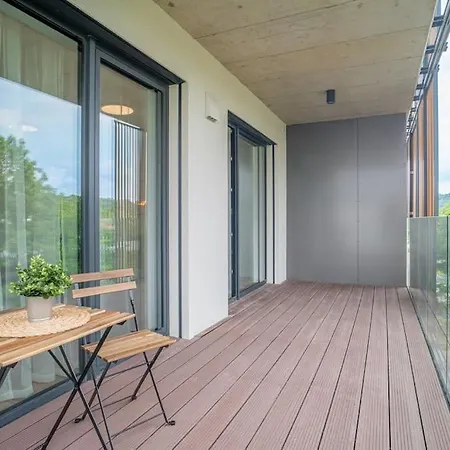 Patronka - Stylish With A Spacious Terrace Apartman