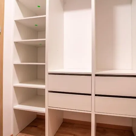 Patronka - Stylish With A Spacious Terrace *